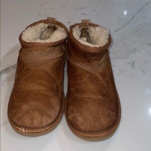 Ugh mini chestnut boot